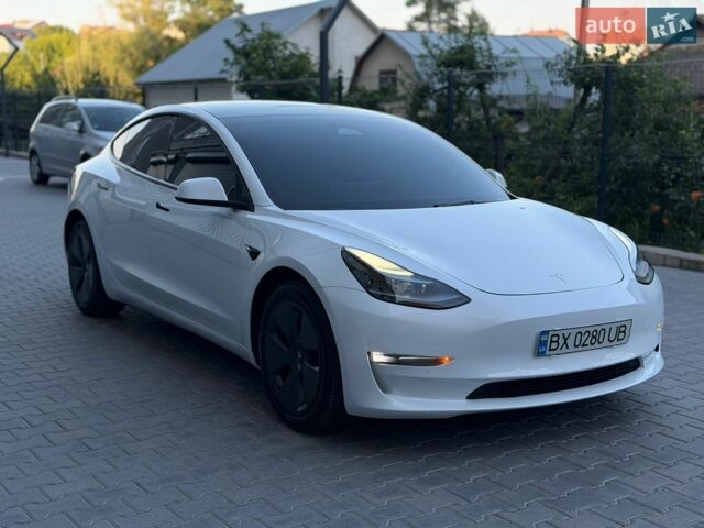 Белый Тесла Модель 3, объемом двигателя 0 л и пробегом 215 тыс. км за 19999 $, фото 11 на Automoto.ua