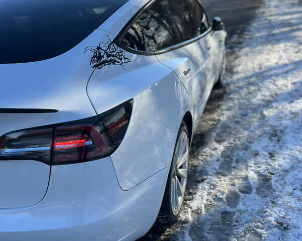 Білий Тесла Модель 3, об'ємом двигуна 0 л та пробігом 38 тис. км за 20999 $, фото 43 на Automoto.ua