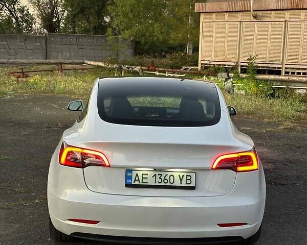 Тесла Модель 3 2022 у Кривому Розі на Automoto.ua Білий Тесла Модель 3, об'ємом двигуна 0 л та пробігом 144 тис. км за 18000 $, фото 3 на Automoto.ua