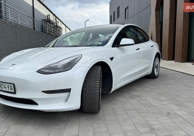 Белый Тесла Модель 3, объемом двигателя 0 л и пробегом 130 тыс. км за 18499 $, фото 8 на Automoto.ua