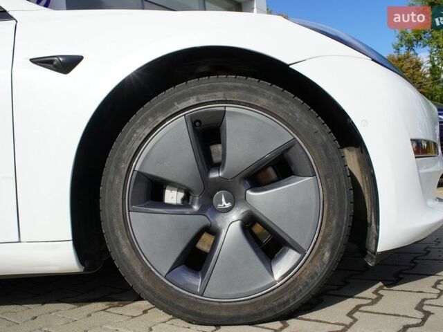 Білий Тесла Модель 3, об'ємом двигуна 0 л та пробігом 33 тис. км за 19499 $, фото 8 на Automoto.ua