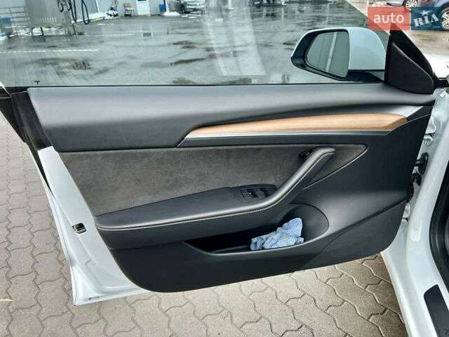 Білий Тесла Модель 3, об'ємом двигуна 0 л та пробігом 5 тис. км за 22500 $, фото 24 на Automoto.ua