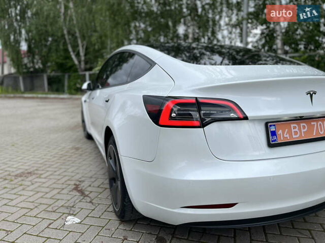 Білий Тесла Модель 3, об'ємом двигуна 0 л та пробігом 76 тис. км за 20500 $, фото 19 на Automoto.ua
