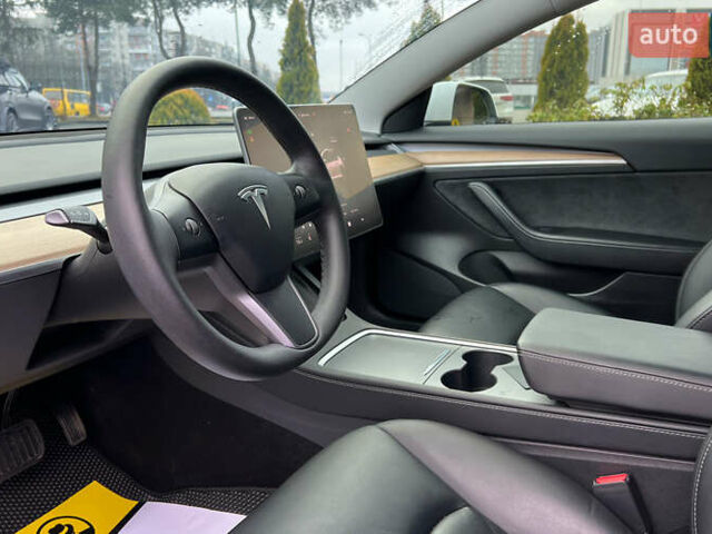 Білий Тесла Модель 3, об'ємом двигуна 0 л та пробігом 33 тис. км за 21300 $, фото 9 на Automoto.ua