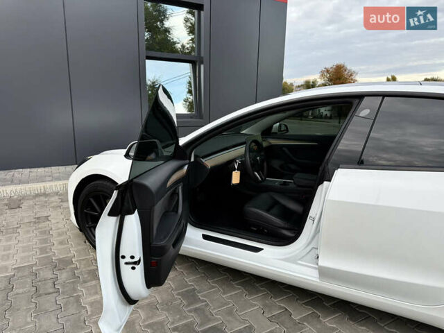 Белый Тесла Модель 3, объемом двигателя 0 л и пробегом 70 тыс. км за 21800 $, фото 22 на Automoto.ua