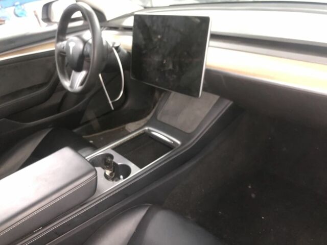 Білий Тесла Модель 3, об'ємом двигуна 0 л та пробігом 170 тис. км за 15500 $, фото 3 на Automoto.ua