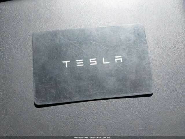 Белый Тесла Модель 3, объемом двигателя 0 л и пробегом 38 тыс. км за 10300 $, фото 11 на Automoto.ua