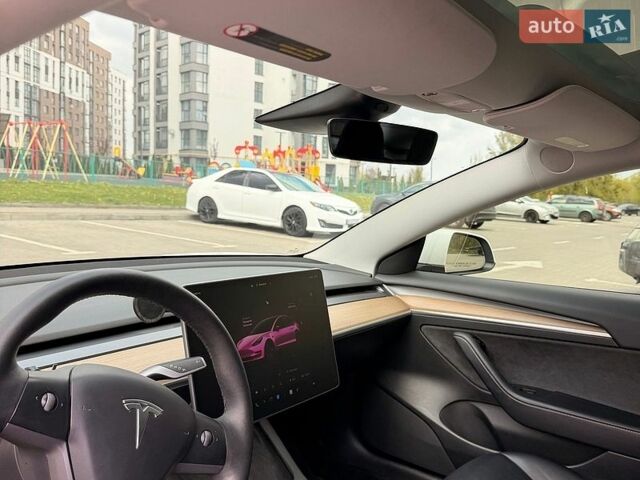 Белый Тесла Модель 3, объемом двигателя 0 л и пробегом 93 тыс. км за 23500 $, фото 9 на Automoto.ua