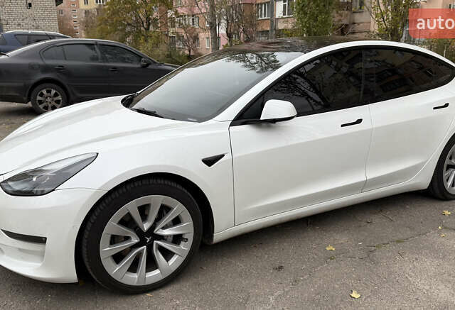 Белый Тесла Модель 3, объемом двигателя 0 л и пробегом 71 тыс. км за 20300 $, фото 3 на Automoto.ua