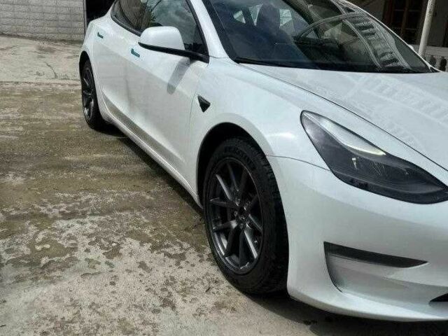 Белый Тесла Модель 3, объемом двигателя 0 л и пробегом 45 тыс. км за 13256 $, фото 9 на Automoto.ua