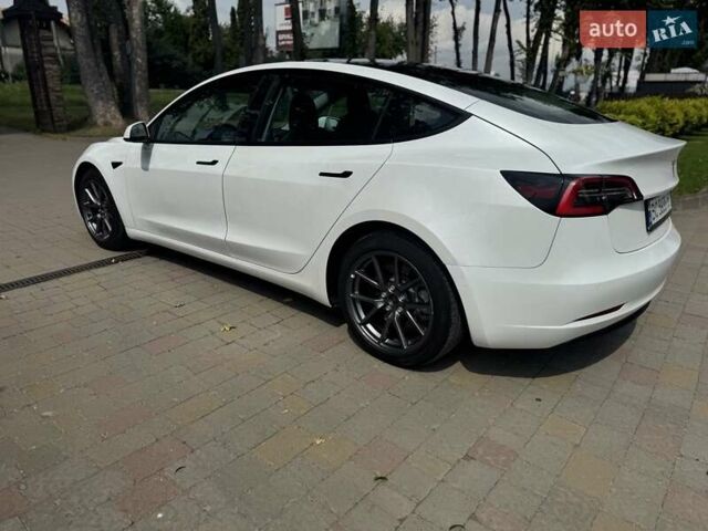 Белый Тесла Модель 3, объемом двигателя 0 л и пробегом 39 тыс. км за 21200 $, фото 4 на Automoto.ua