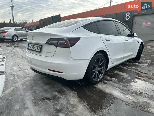 Белый Тесла Модель 3, объемом двигателя 0 л и пробегом 44 тыс. км за 25500 $, фото 3 на Automoto.ua