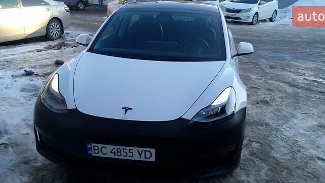 Білий Тесла Модель 3, об'ємом двигуна 0 л та пробігом 46 тис. км за 18700 $, фото 3 на Automoto.ua