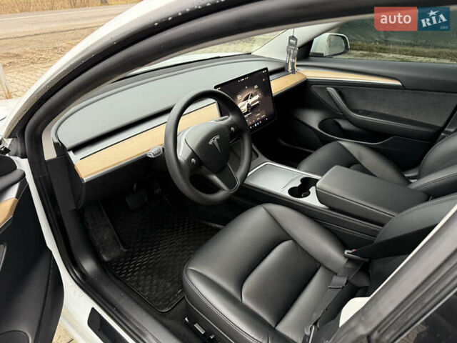 Білий Тесла Модель 3, об'ємом двигуна 0 л та пробігом 55 тис. км за 20200 $, фото 10 на Automoto.ua