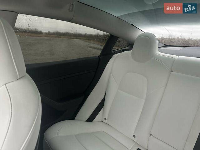 Белый Тесла Модель 3, объемом двигателя 0 л и пробегом 59 тыс. км за 22000 $, фото 24 на Automoto.ua