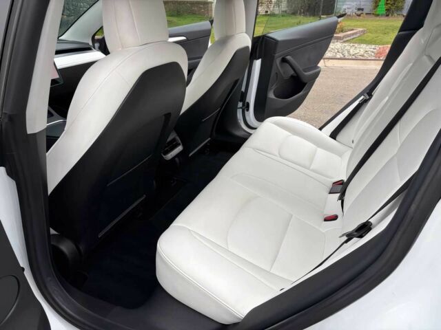 Білий Тесла Модель 3, об'ємом двигуна 0 л та пробігом 12 тис. км за 9000 $, фото 12 на Automoto.ua