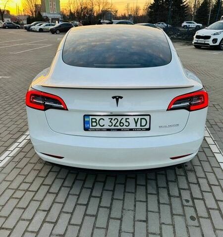 Білий Тесла Модель 3, об'ємом двигуна 0 л та пробігом 87 тис. км за 23500 $, фото 1 на Automoto.ua