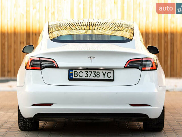 Белый Тесла Модель 3, объемом двигателя 0 л и пробегом 94 тыс. км за 19999 $, фото 17 на Automoto.ua