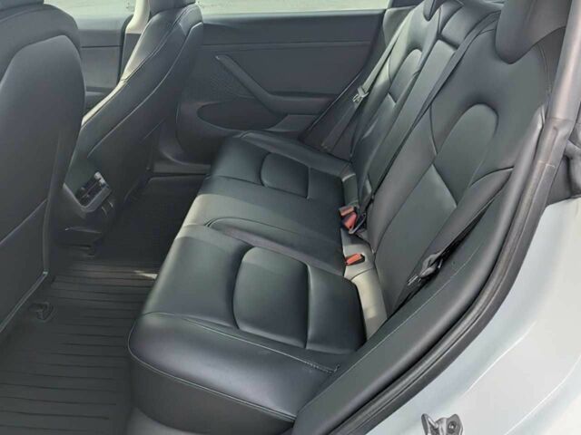 Білий Тесла Модель 3, об'ємом двигуна 0 л та пробігом 10 тис. км за 10400 $, фото 12 на Automoto.ua