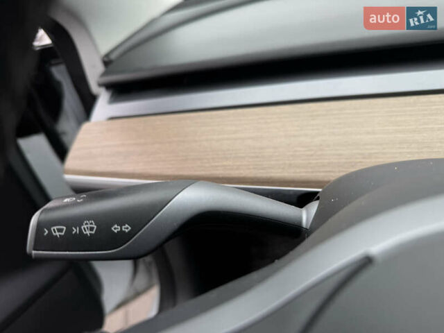 Білий Тесла Модель 3, об'ємом двигуна 0 л та пробігом 110 тис. км за 16900 $, фото 21 на Automoto.ua