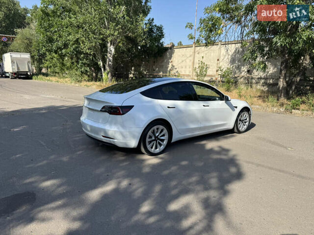 Белый Тесла Модель 3, объемом двигателя 0 л и пробегом 73 тыс. км за 20600 $, фото 6 на Automoto.ua
