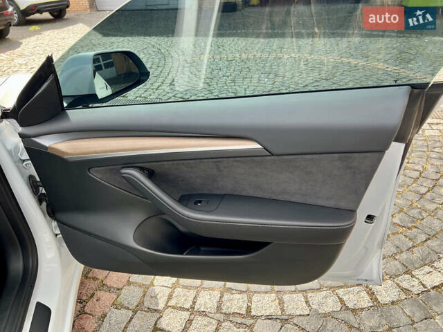 Тесла Модель 3 2022 у Луцьку на Automoto.ua Білий Тесла Модель 3, об'ємом двигуна 0 л та пробігом 2 тис. км за 22800 $, фото 29 на Automoto.ua