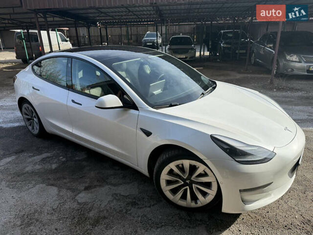 Белый Тесла Модель 3, объемом двигателя 0 л и пробегом 72 тыс. км за 23900 $, фото 1 на Automoto.ua