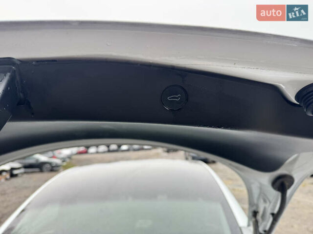 Белый Тесла Модель 3, объемом двигателя 0 л и пробегом 28 тыс. км за 19990 $, фото 27 на Automoto.ua