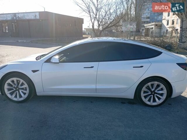 Білий Тесла Модель 3, об'ємом двигуна 0 л та пробігом 56 тис. км за 24500 $, фото 2 на Automoto.ua