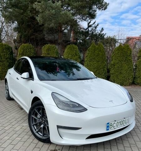 Белый Тесла Модель 3, объемом двигателя 0 л и пробегом 40 тыс. км за 22000 $, фото 2 на Automoto.ua