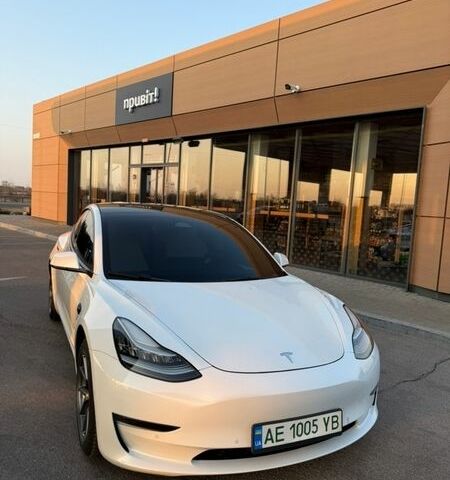 Белый Тесла Модель 3, объемом двигателя 0 л и пробегом 38 тыс. км за 21999 $, фото 4 на Automoto.ua