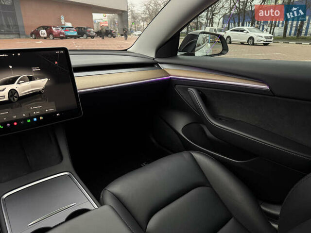 Белый Тесла Модель 3, объемом двигателя 0 л и пробегом 31 тыс. км за 20900 $, фото 16 на Automoto.ua