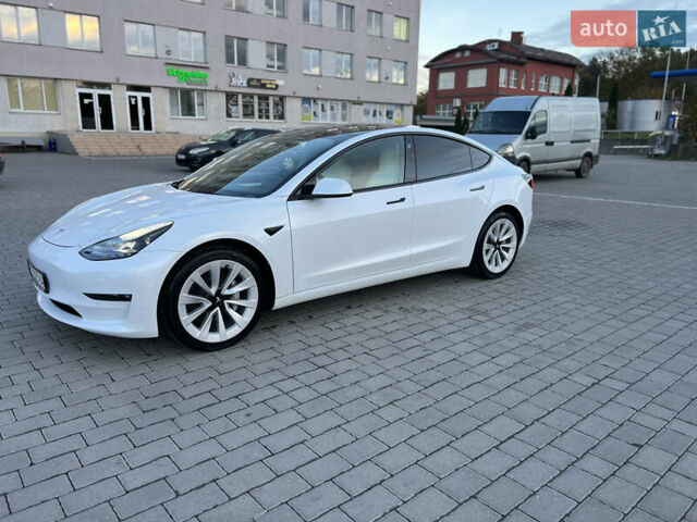 Белый Тесла Модель 3, объемом двигателя 0 л и пробегом 12 тыс. км за 25399 $, фото 6 на Automoto.ua