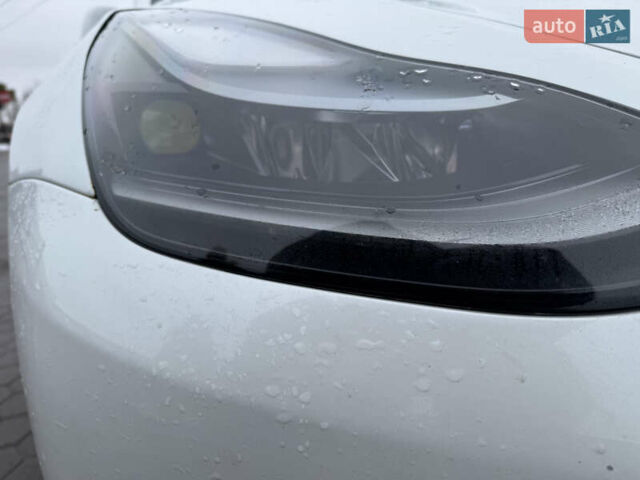Білий Тесла Модель 3, об'ємом двигуна 0 л та пробігом 110 тис. км за 16900 $, фото 7 на Automoto.ua