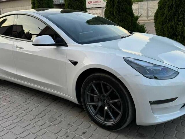 Білий Тесла Модель 3, об'ємом двигуна 0 л та пробігом 79 тис. км за 14500 $, фото 3 на Automoto.ua