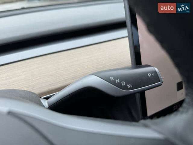 Білий Тесла Модель 3, об'ємом двигуна 0 л та пробігом 110 тис. км за 16900 $, фото 22 на Automoto.ua