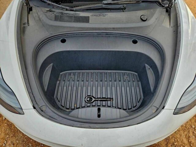 Белый Тесла Модель 3, объемом двигателя 0 л и пробегом 107 тыс. км за 6000 $, фото 10 на Automoto.ua