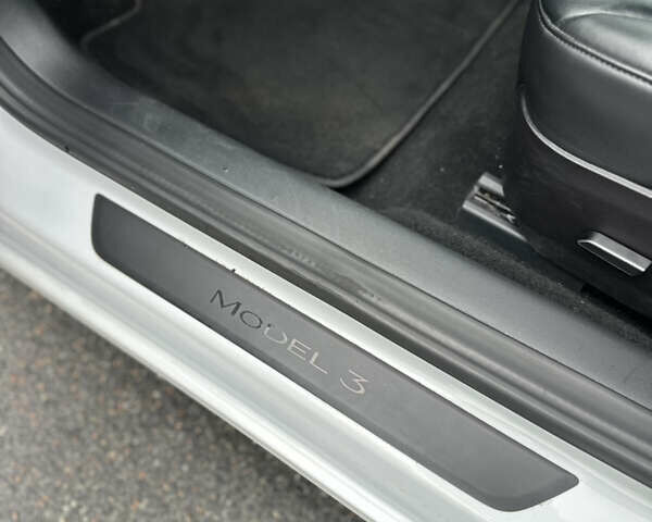 Белый Тесла Модель 3, объемом двигателя 0 л и пробегом 109 тыс. км за 16900 $, фото 13 на Automoto.ua