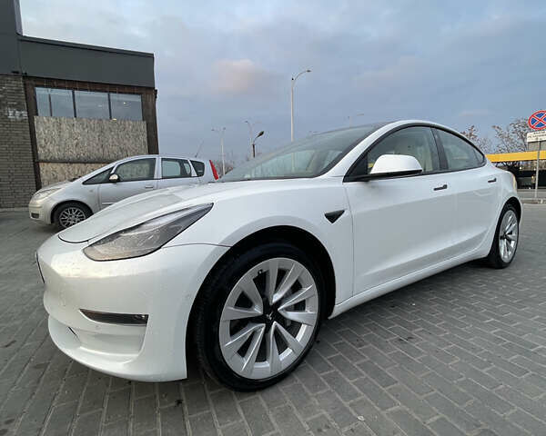 Белый Тесла Модель 3, объемом двигателя 0 л и пробегом 15 тыс. км за 22900 $, фото 7 на Automoto.ua