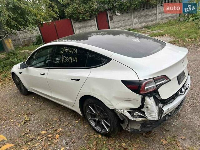 Тесла Модель 3 2022 в Киеве на Automoto.ua Белый Тесла Модель 3, объемом двигателя 0 л и пробегом 64 тыс. км за 14700 $, фото 3 на Automoto.ua