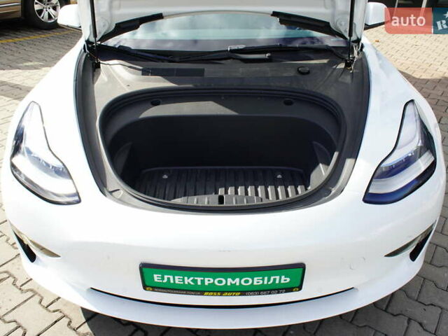 Білий Тесла Модель 3, об'ємом двигуна 0 л та пробігом 33 тис. км за 20700 $, фото 33 на Automoto.ua