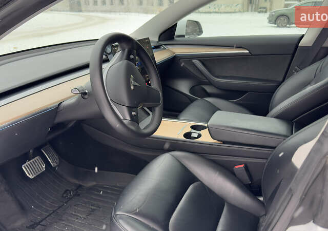 Білий Тесла Модель 3, об'ємом двигуна 0 л та пробігом 74 тис. км за 21800 $, фото 13 на Automoto.ua