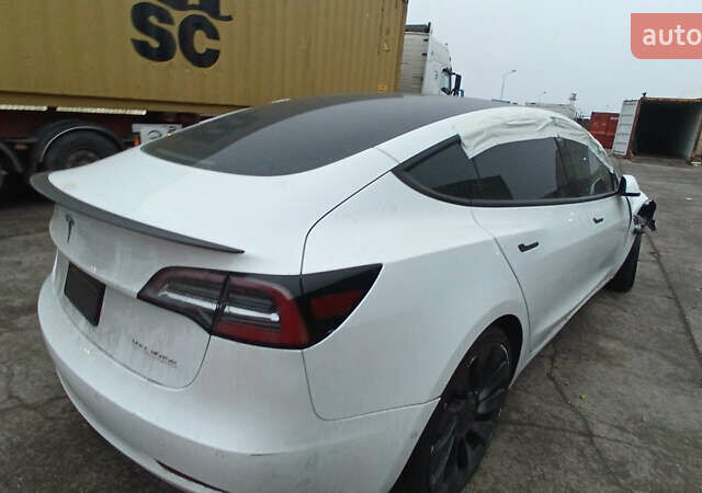 Белый Тесла Модель 3, объемом двигателя 0 л и пробегом 40 тыс. км за 12500 $, фото 6 на Automoto.ua