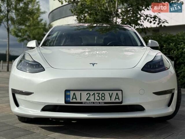 Белый Тесла Модель 3, объемом двигателя 0 л и пробегом 65 тыс. км за 29999 $, фото 8 на Automoto.ua