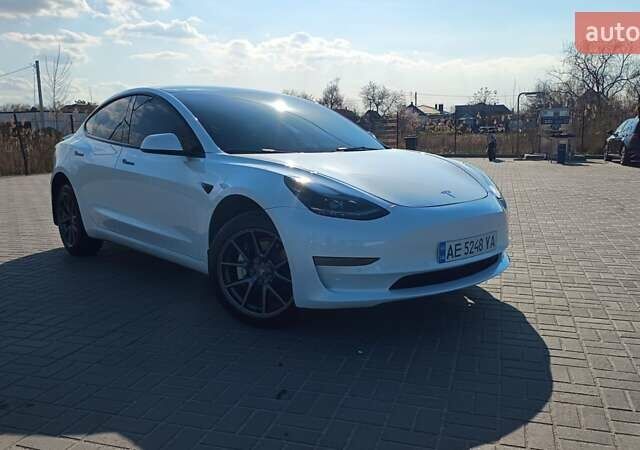 Білий Тесла Модель 3, об'ємом двигуна 0 л та пробігом 14 тис. км за 27200 $, фото 3 на Automoto.ua