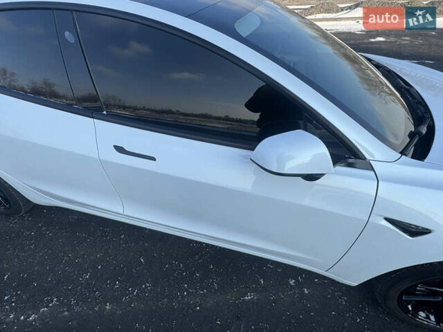 Білий Тесла Модель 3, об'ємом двигуна 0 л та пробігом 47 тис. км за 24500 $, фото 6 на Automoto.ua