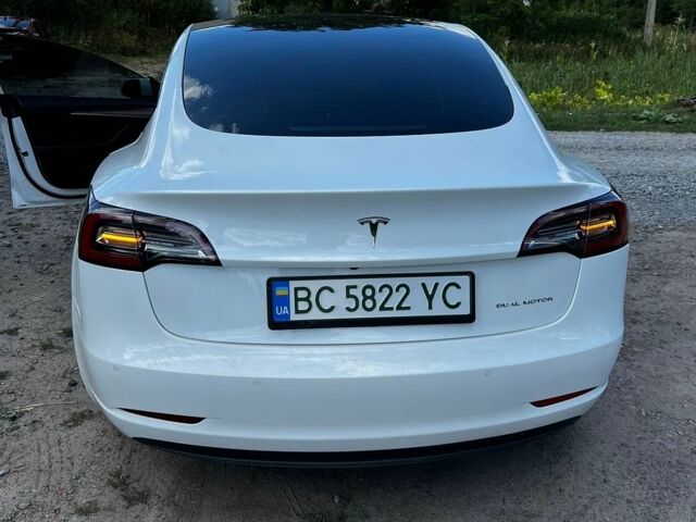 Белый Тесла Модель 3, объемом двигателя 0 л и пробегом 70 тыс. км за 21750 $, фото 5 на Automoto.ua
