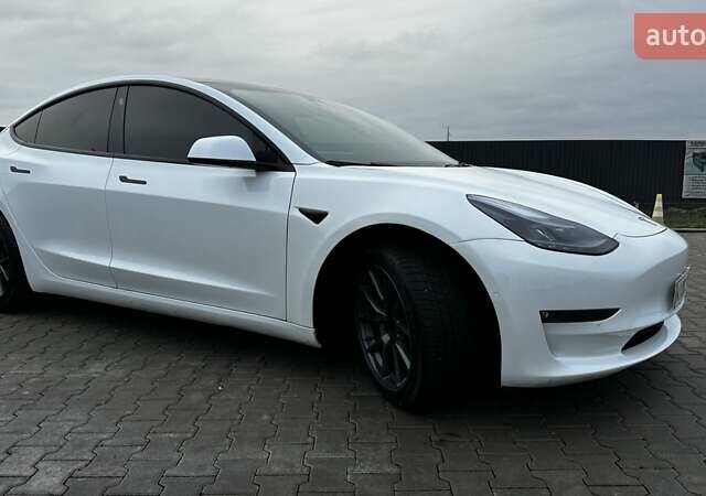 Белый Тесла Модель 3, объемом двигателя 0 л и пробегом 48 тыс. км за 22000 $, фото 6 на Automoto.ua