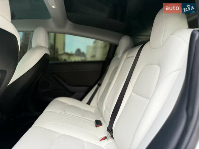 Белый Тесла Модель 3, объемом двигателя 0 л и пробегом 60 тыс. км за 22900 $, фото 25 на Automoto.ua