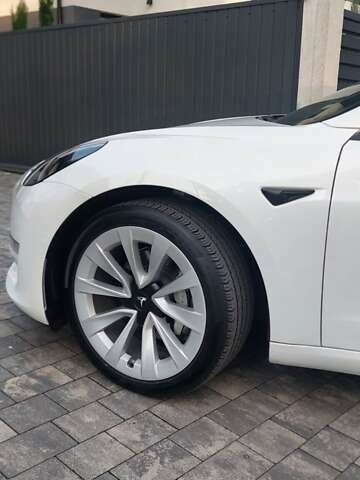 Білий Тесла Модель 3, об'ємом двигуна 0 л та пробігом 35 тис. км за 21800 $, фото 19 на Automoto.ua